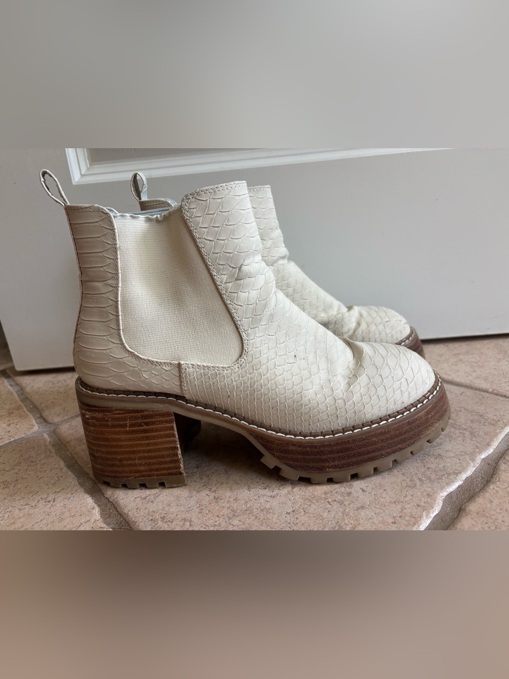 MIA Alejandro Women’s 8.5 Cream Snake Chelsea Platform Boot Wood Block Heel